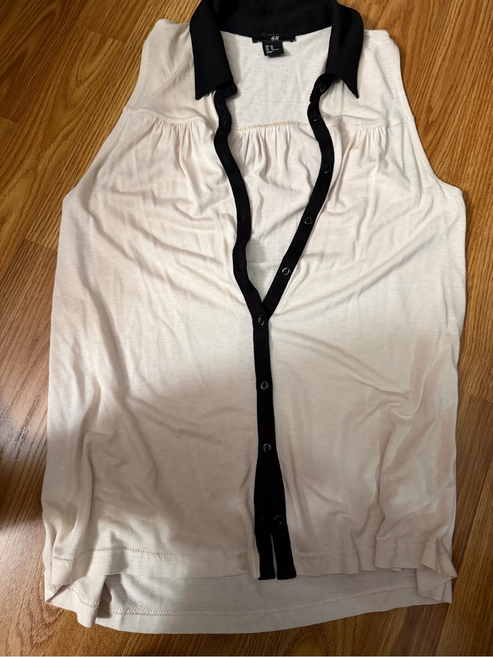 H&M Cream Sleeveless Button-Front Knit Top with Black Trim